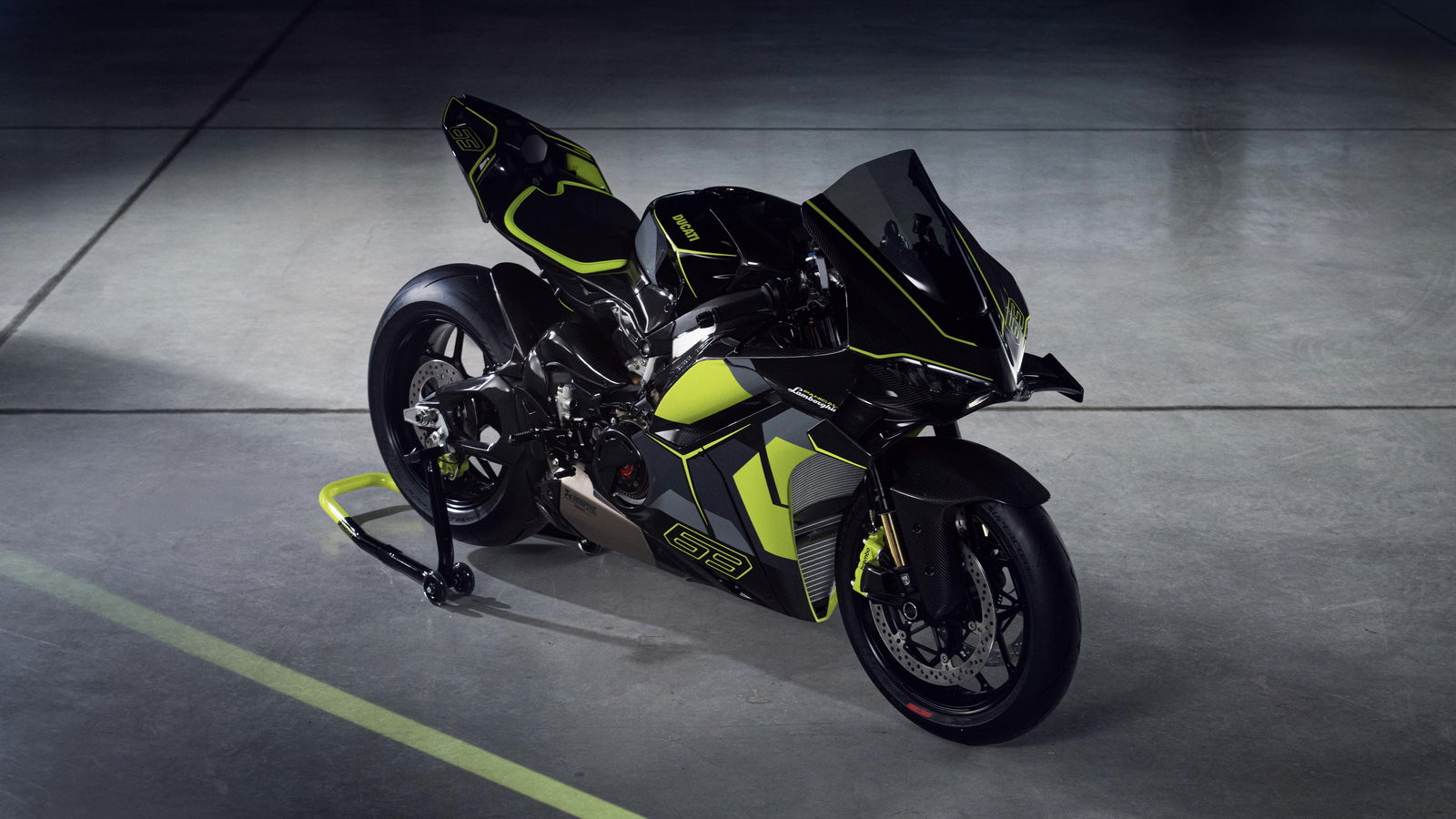 Ducati Panigale V4 Lamborghini - front